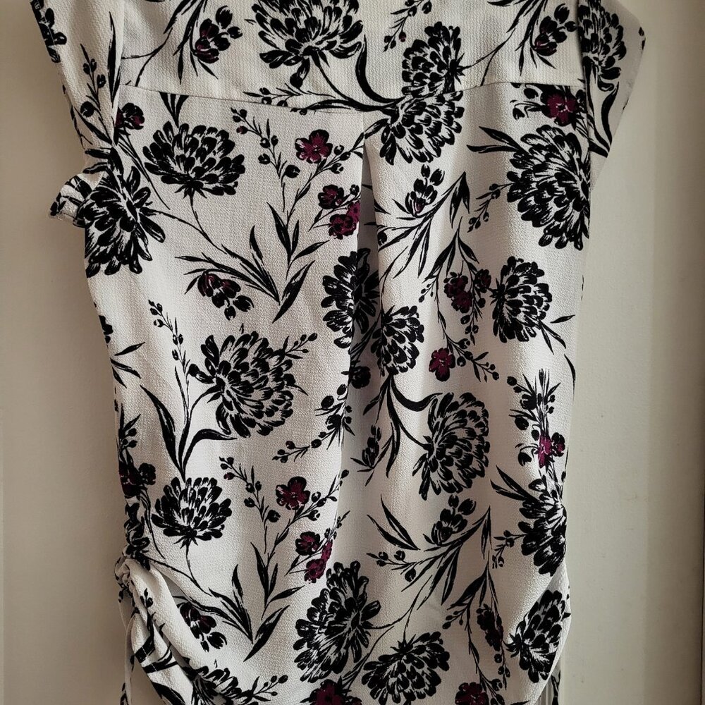 Lily Morgan Short sleeve shirt size small - Picture 4 of 7